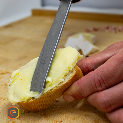 Heated butter knife 